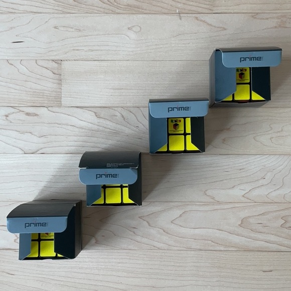 4 Rubik’s Cubes - Picture 4 of 6
